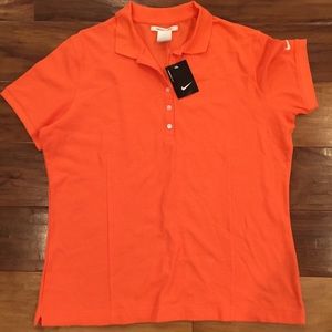 NIKE Women’s Golf Shirt